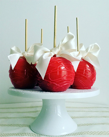 Strawberry flavor candied candy apples